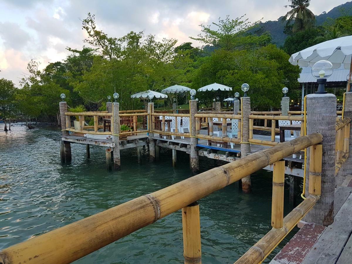 Отель ฺbay Yard Hut Ко Чанг Экстерьер фото