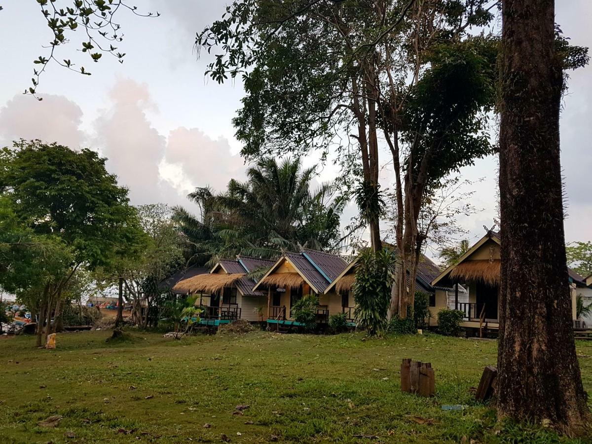 Отель ฺbay Yard Hut Ко Чанг Экстерьер фото