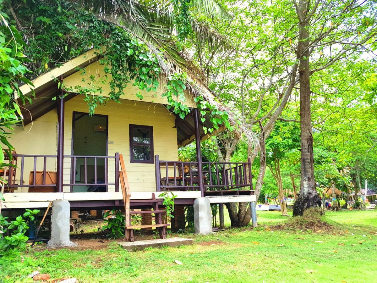 Отель ฺbay Yard Hut Ко Чанг Экстерьер фото